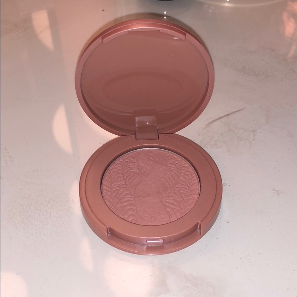 Tarts blush in paaarty